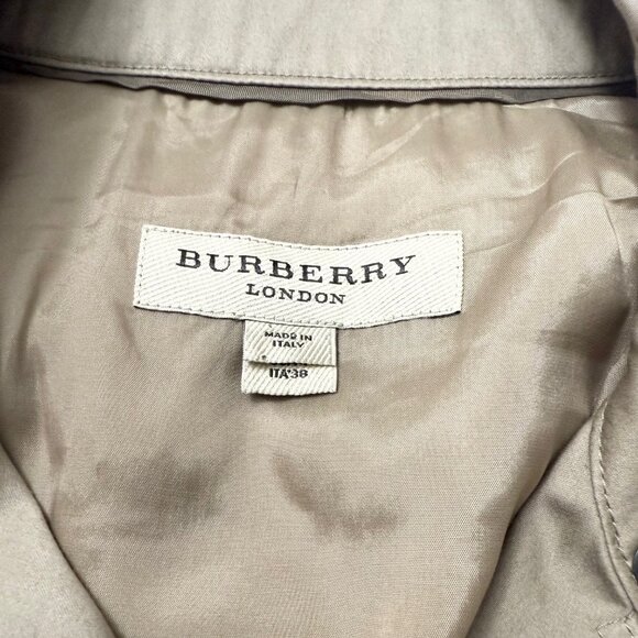 Burberry Sleeveless Trench Coat Dress – Size 38 | Rare, Versatile & Elegant - Picture 2 of 9